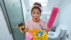 Miksi WC:ssä ei kannata pitää mattoa, moppia tai säilytyshyllyä: asiantuntijan neuvoja