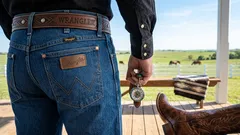 Miksi farkkujen takavyötärönauhan reunaan on ommeltu pala nahkaa: yksityiskohta, joka aikoinaan takasi aitouden